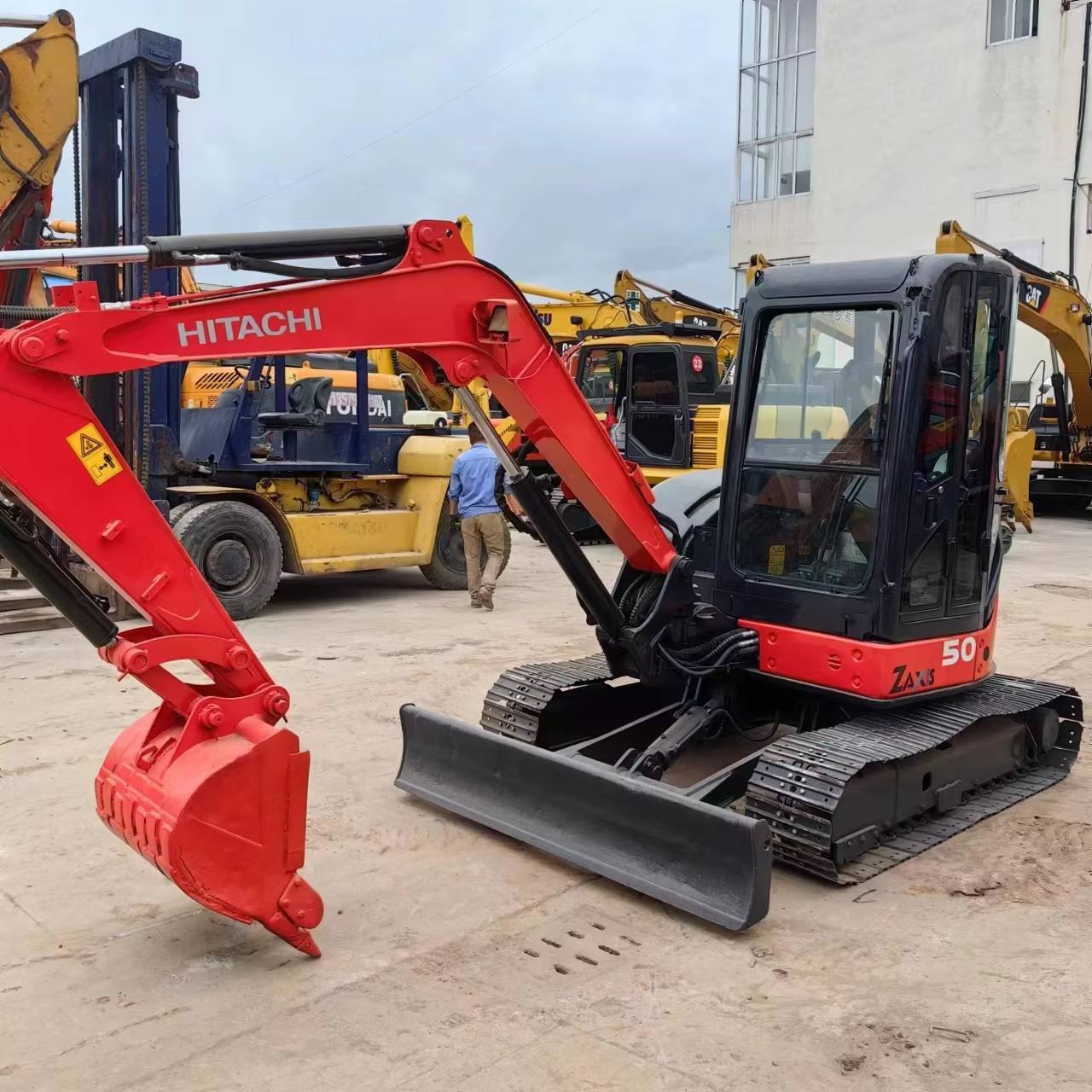 Used construction equipment – view 3