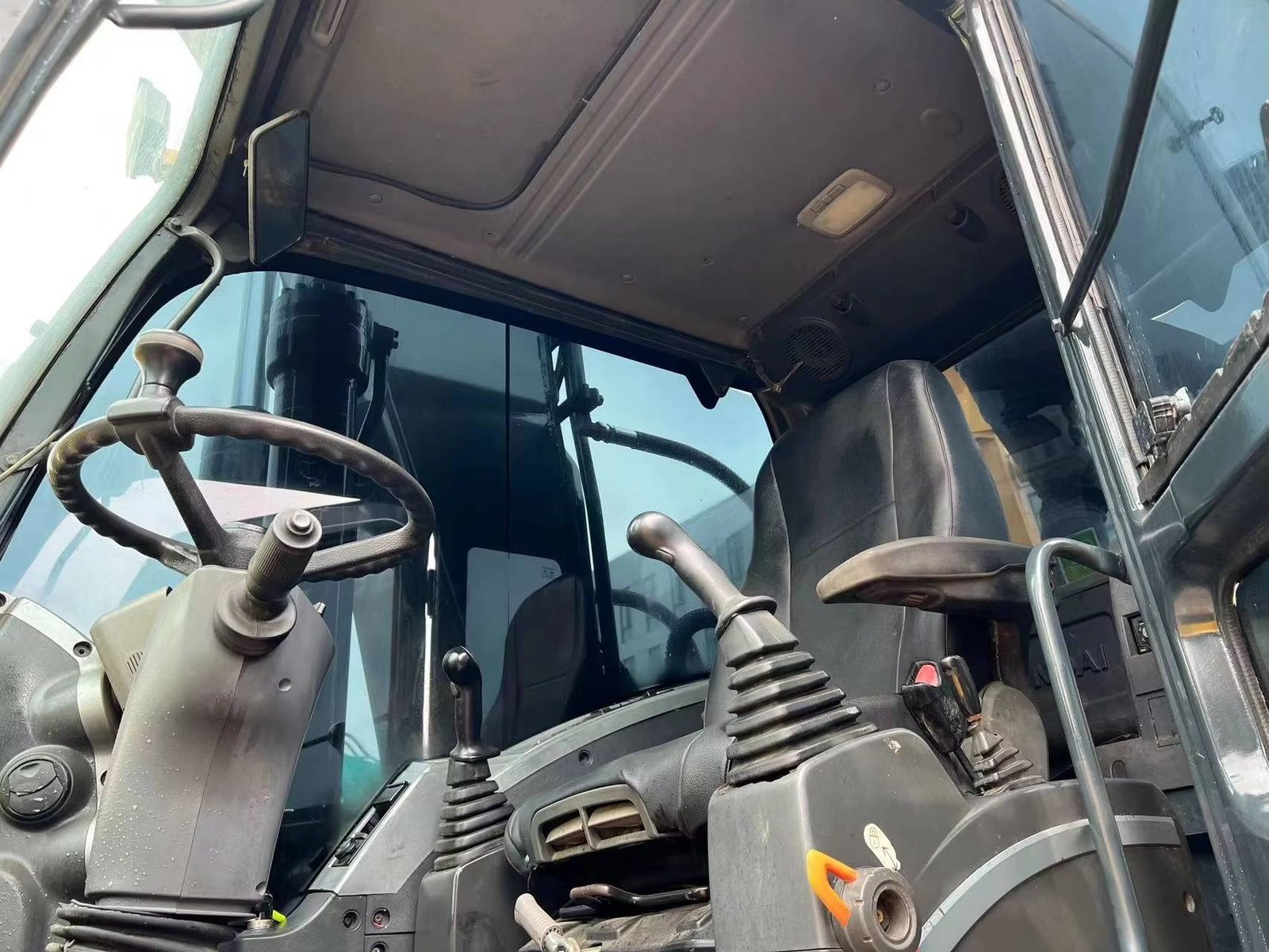 Used construction equipment – view 3