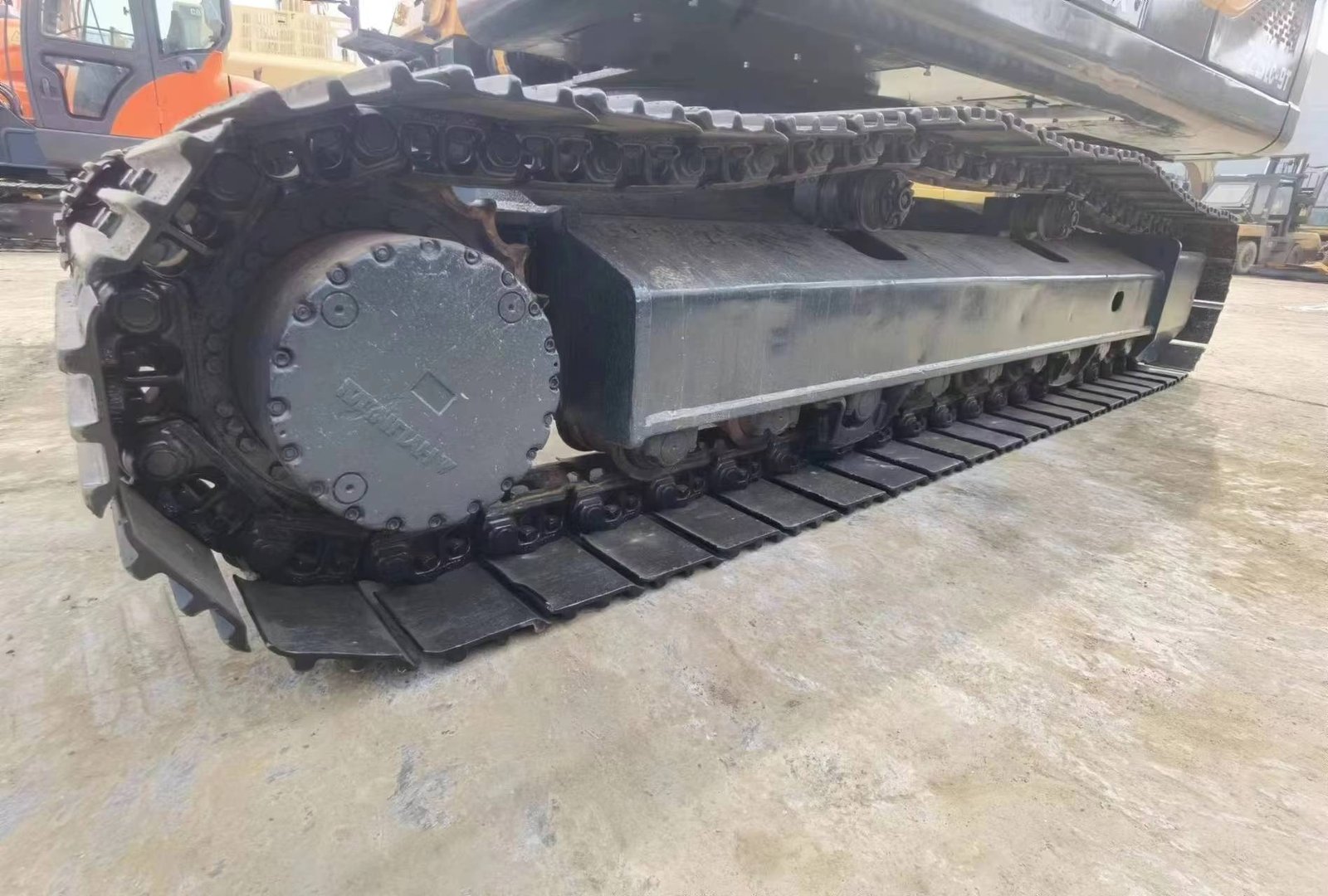 Used construction equipment – view 3