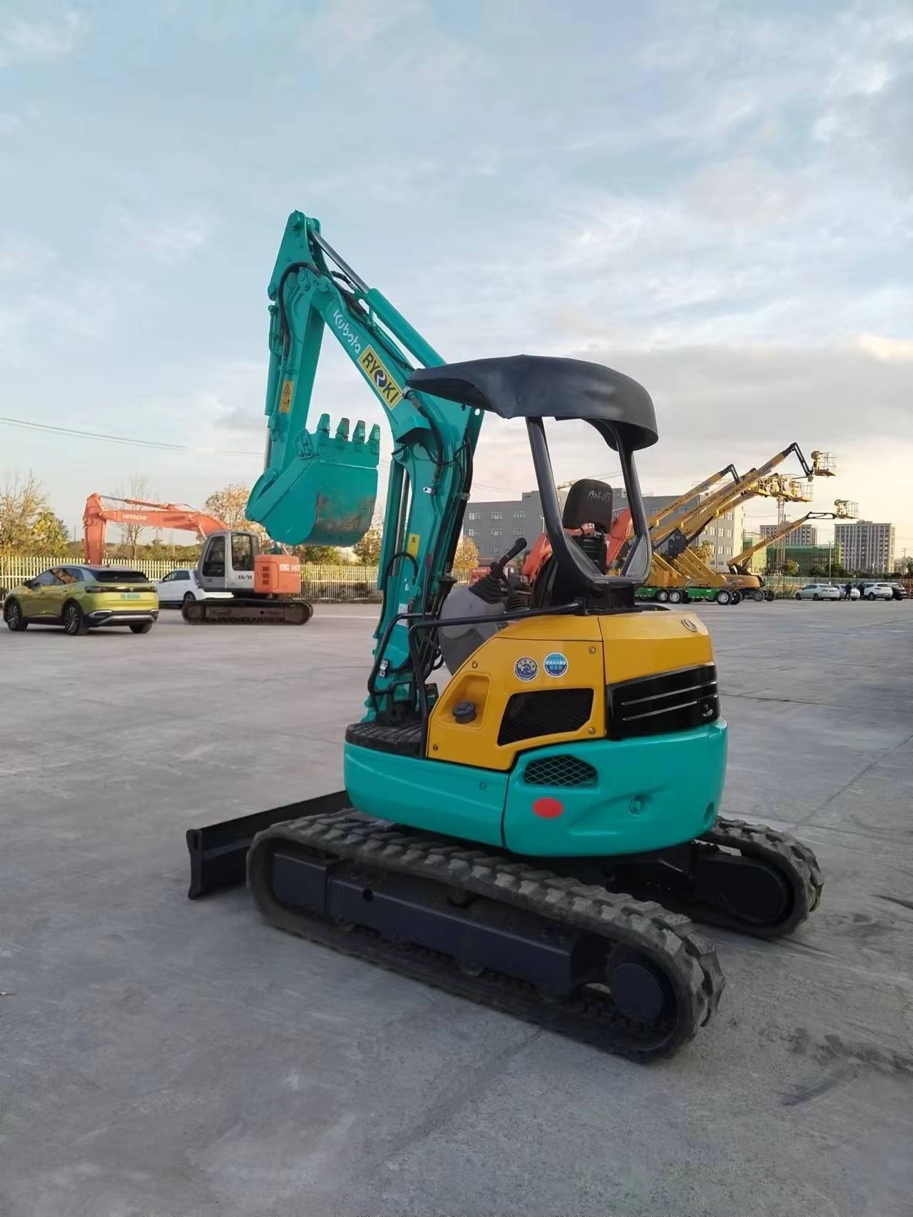 Used construction equipment – view 3