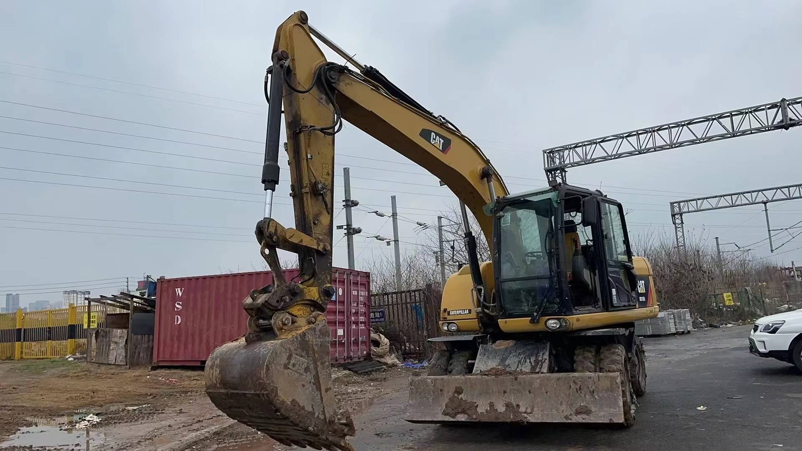 Used construction equipment – view 3