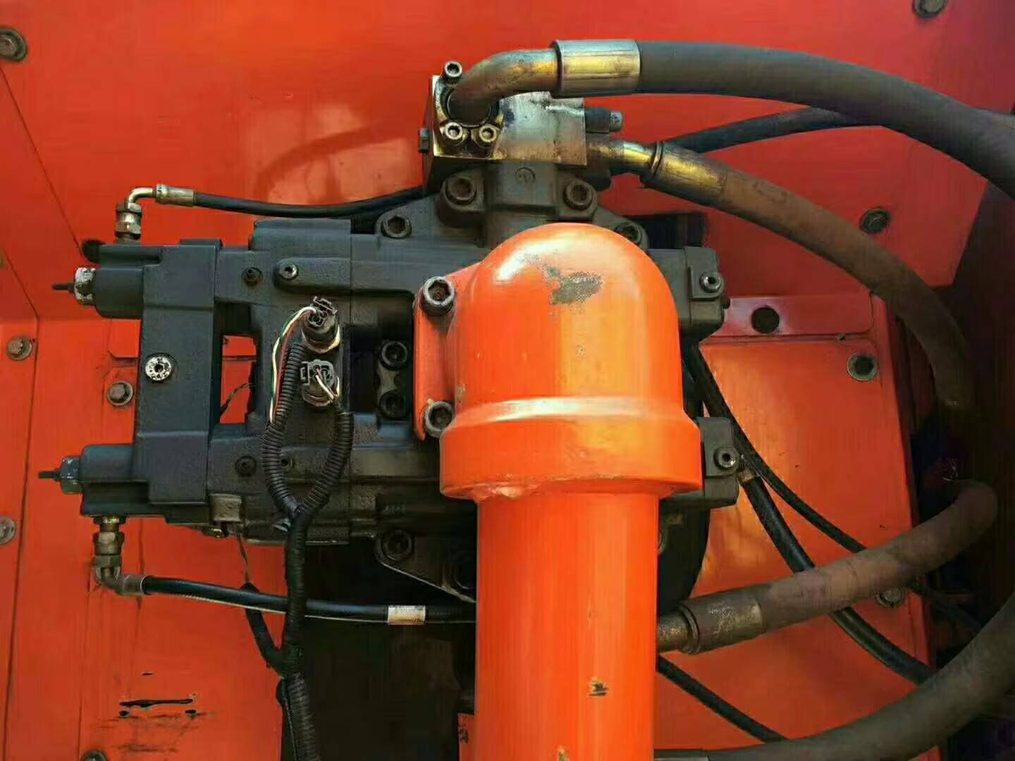 Used construction equipment – view 4