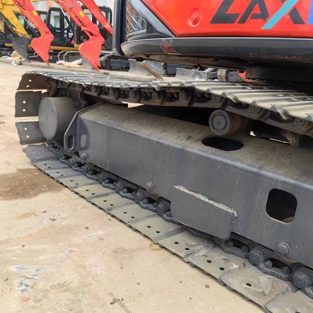 Used construction equipment – view 4