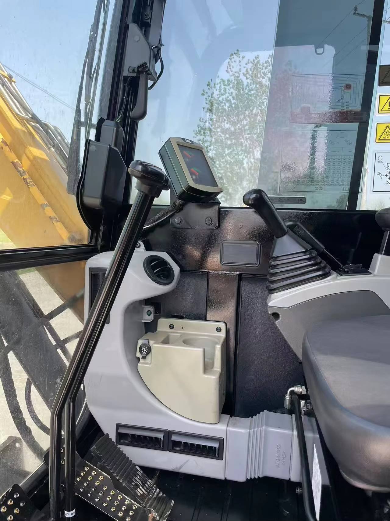 Used construction equipment – view 4