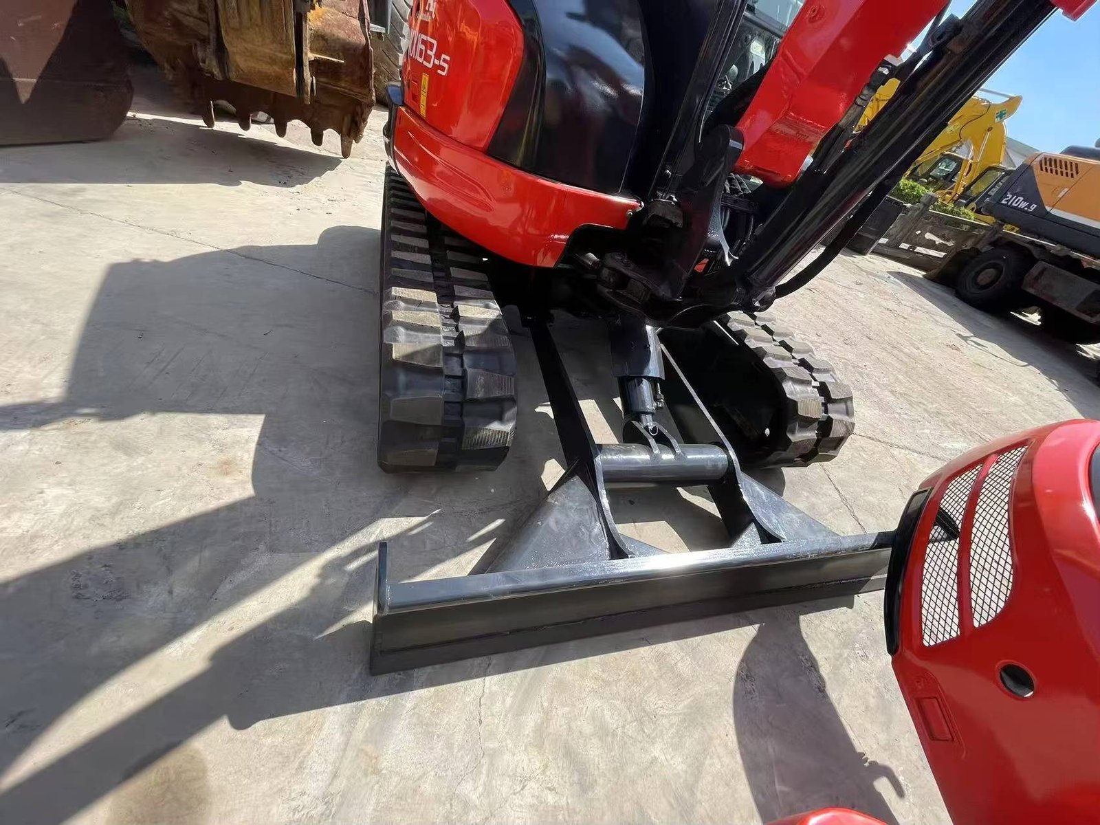 Used construction equipment – view 4