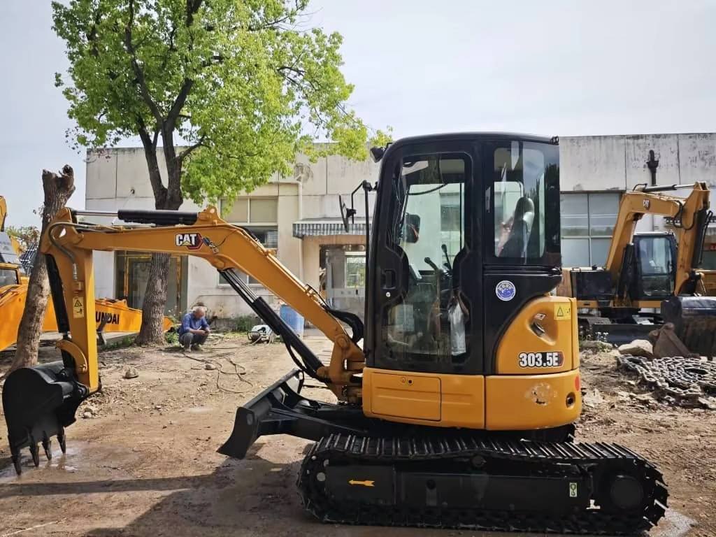 Used construction equipment – view 5