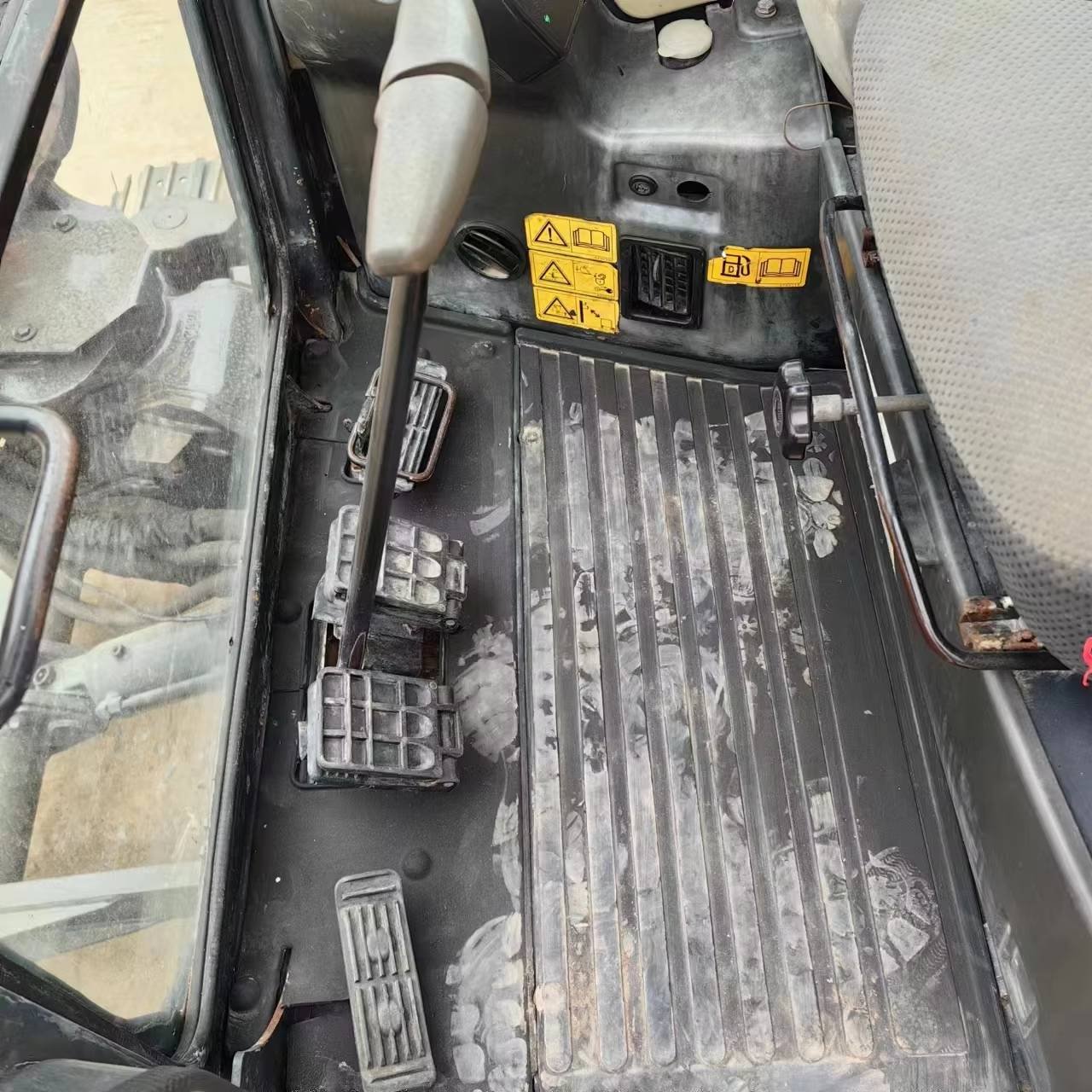 Used construction equipment – view 5