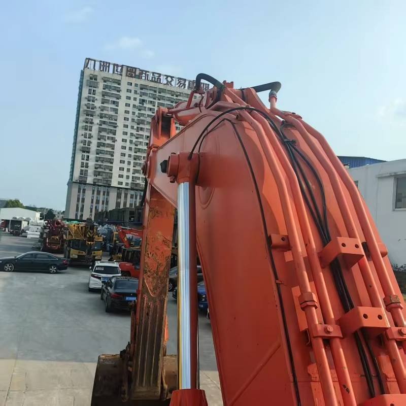 Used construction equipment – view 5