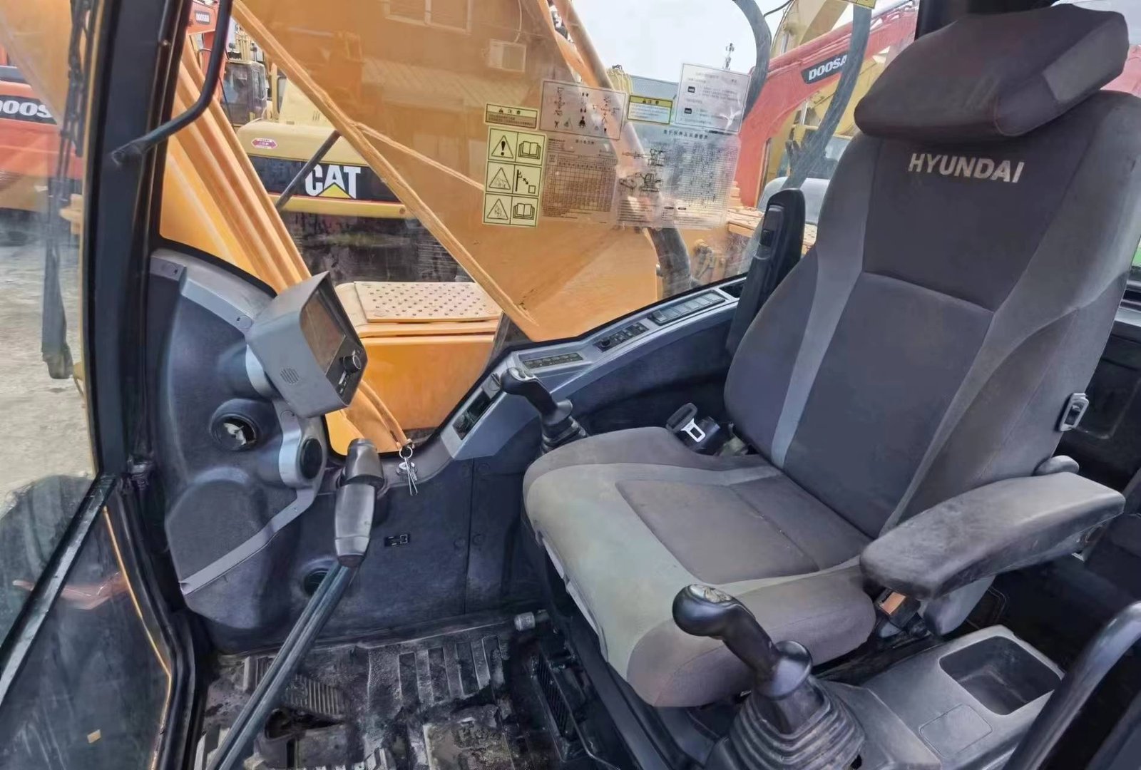 Used construction equipment – view 5