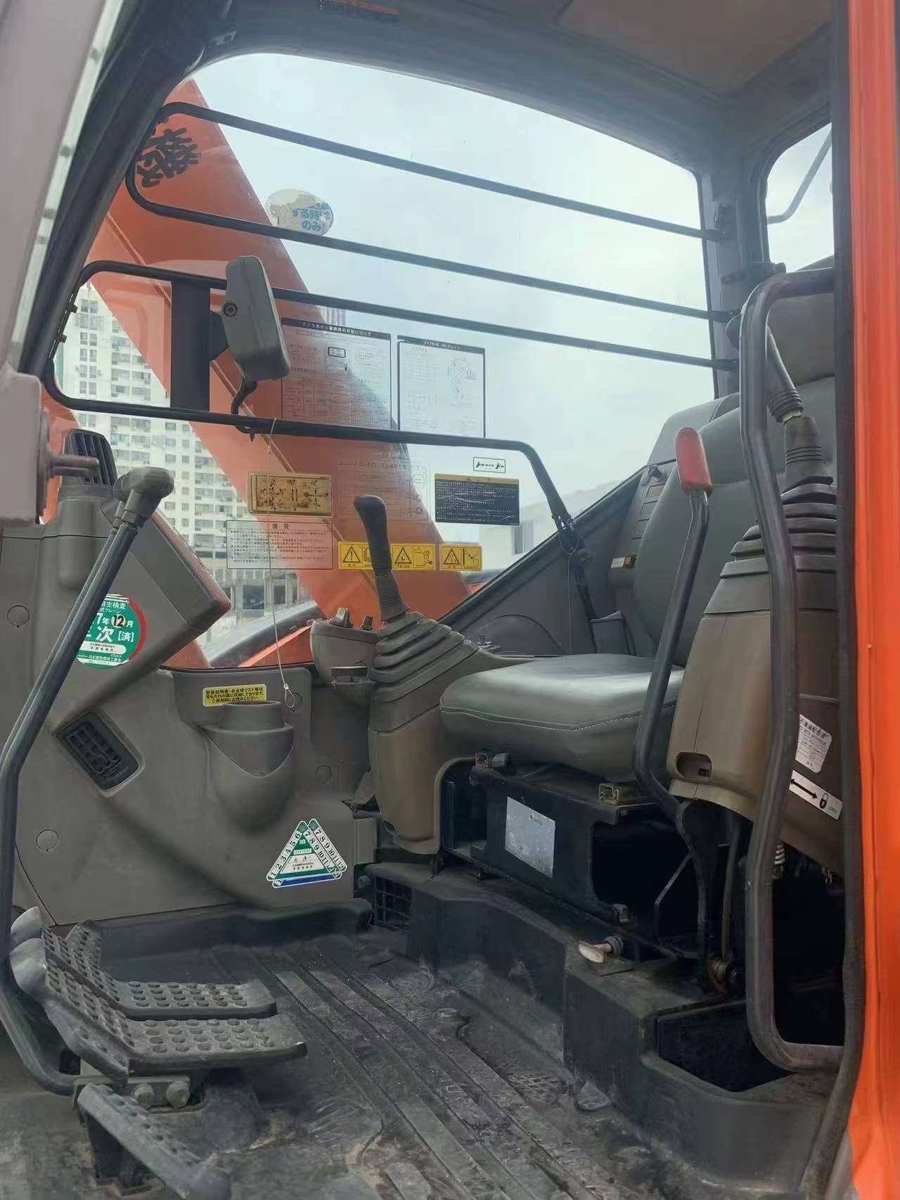 Used construction equipment – view 5