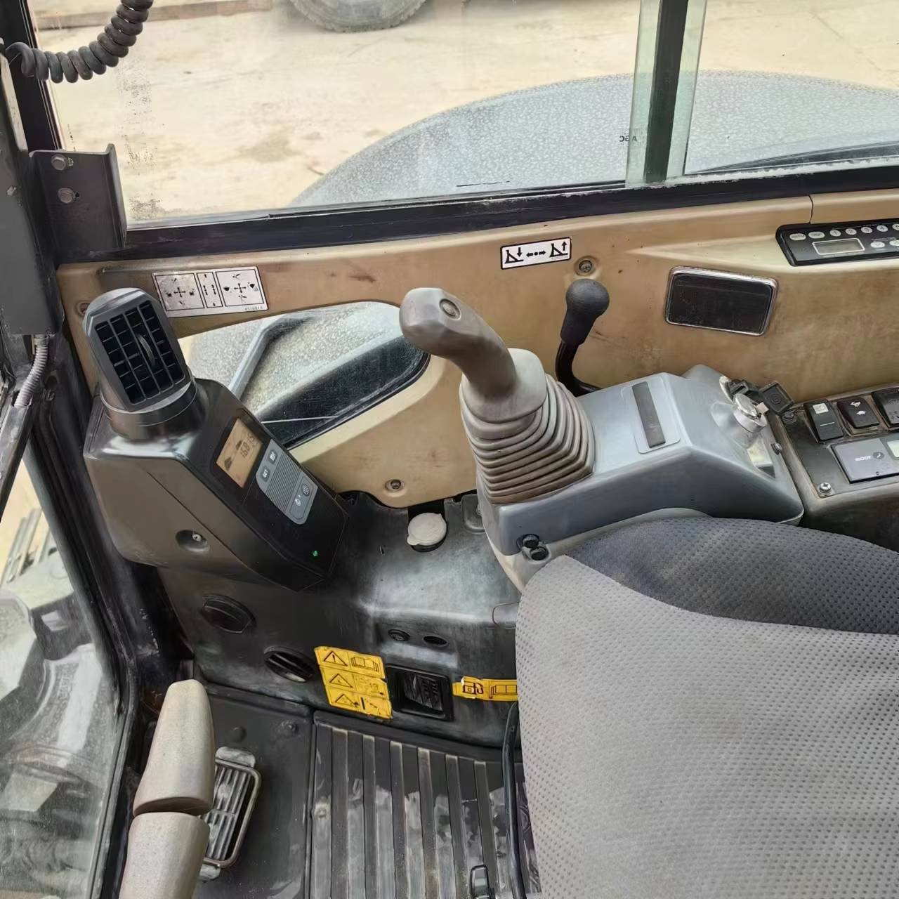 Used construction equipment – view 6