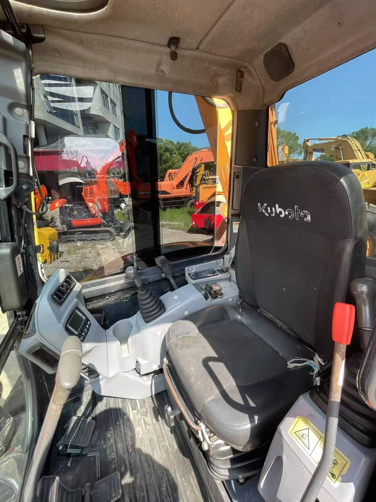 Used construction equipment – view 6