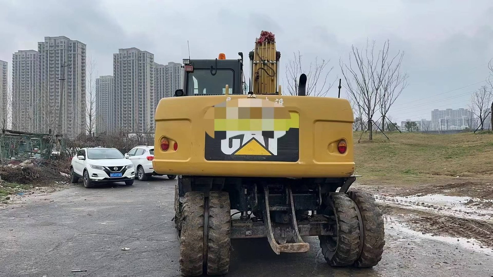 Used construction equipment – view 6