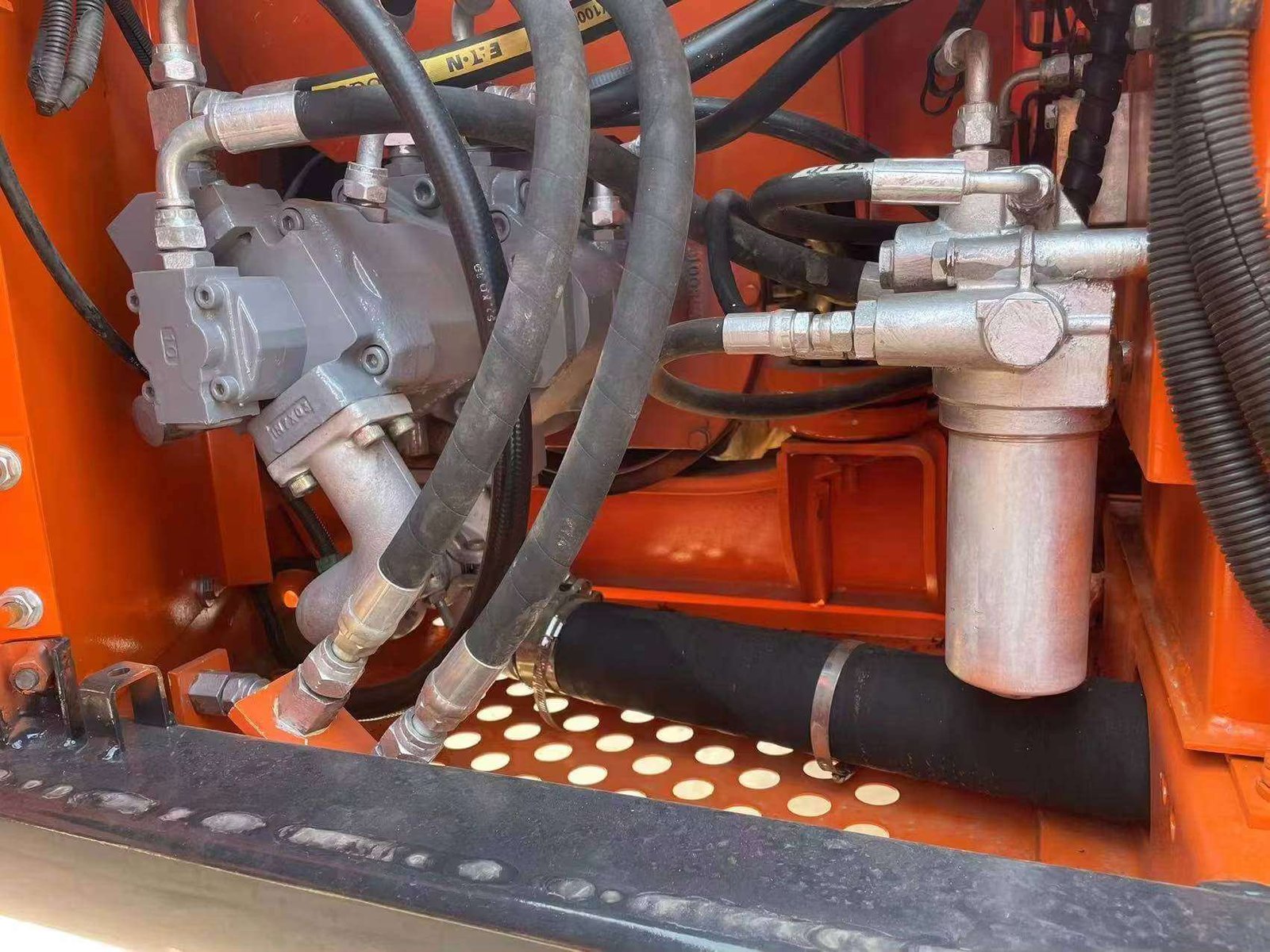 Used construction equipment – view 6